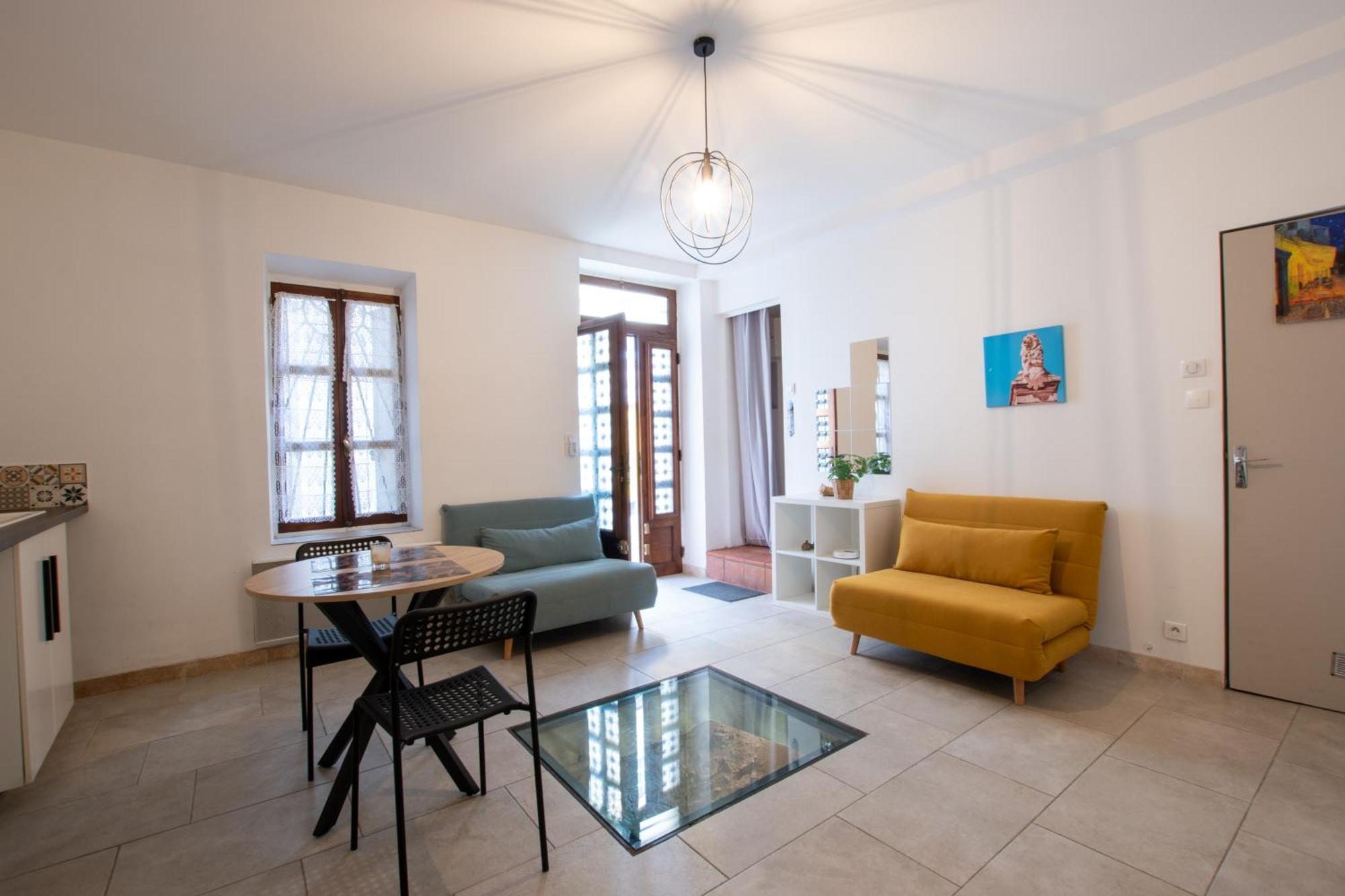 Cosy spacieux ,calme à 200 m des Arènes, wifi Arles Extérieur photo